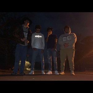 Meet your Posher, Moises